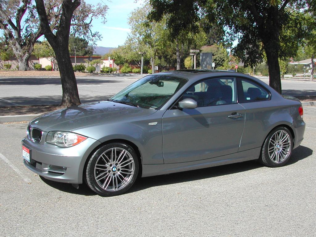 09 E82 Space Gray/Black interior/Steps/Sport/Nav/Premium/Xenon/Phone 