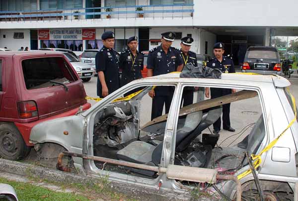Name:  Stripped_Car.jpg
Views: 4258
Size:  79.5 KB