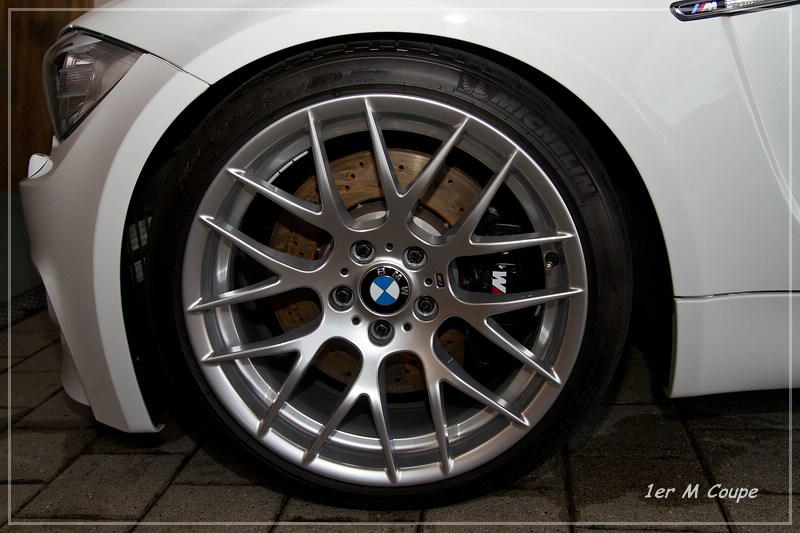 M Emblem on the Brake - BMW 1 Series Coupe Forum / 1 Series