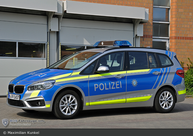 Name:  polizei  399140-large.jpg
Views: 952
Size:  366.3 KB