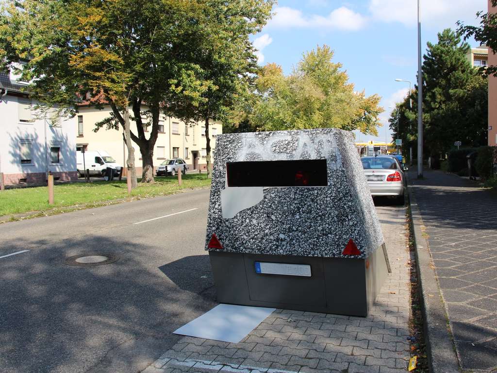 Name:  375293383-tarn-blitzer-enforcement-trailer-wallstadter-strasse-vandalismus-mannheim-feudenheim-3.jpg
Views: 1248
Size:  137.6 KB