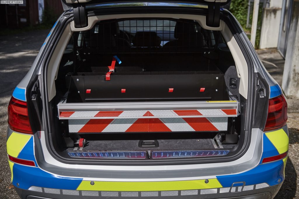 Name:  polizei  3 BMW-5er-Touring-G31-Polizei-Einsatzfahrzeug-2017-07-1024x683.jpg
Views: 1059
Size:  119.9 KB