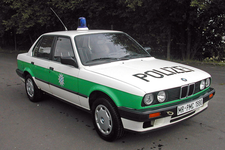 Name:  Polizei   BMW-318i-729x486-e25ac99a5258b340.jpg
Views: 1351
Size:  122.3 KB