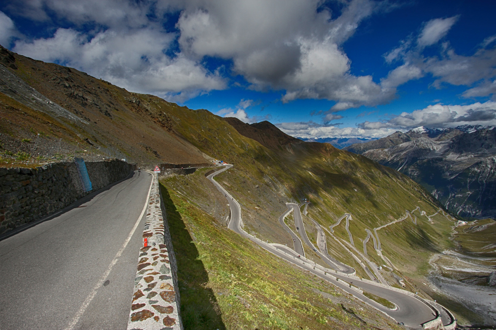 Name:  StelvioPass.jpg
Views: 1538
Size:  616.5 KB