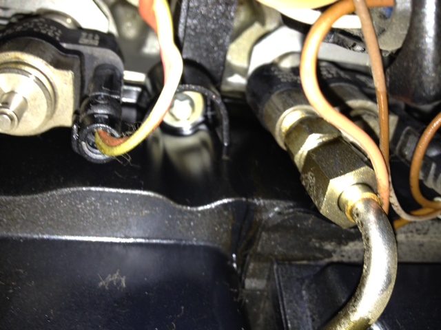 Name:  valve cover with crack.jpg
Views: 995
Size:  115.5 KB