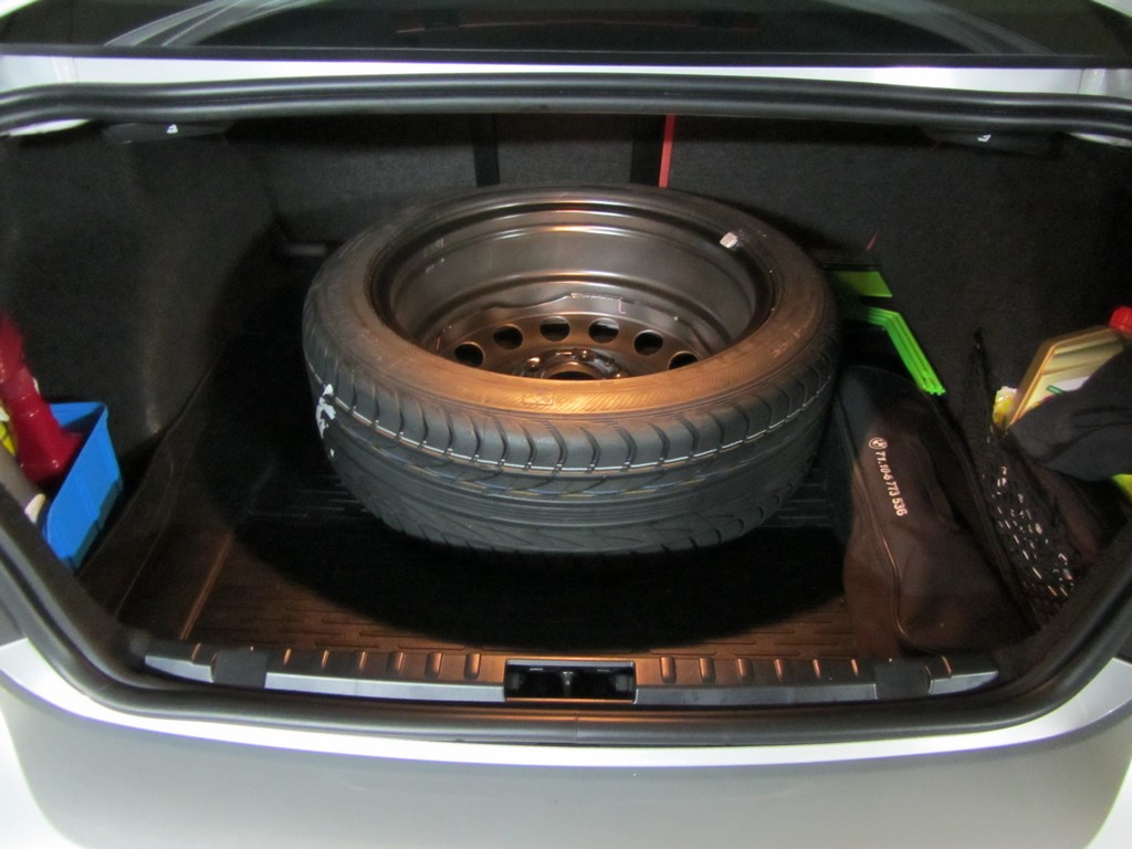 Name:  spare tire 17 inch steel wheel from a 330i e46  MG_5306.jpg
Views: 12657
Size:  150.8 KB