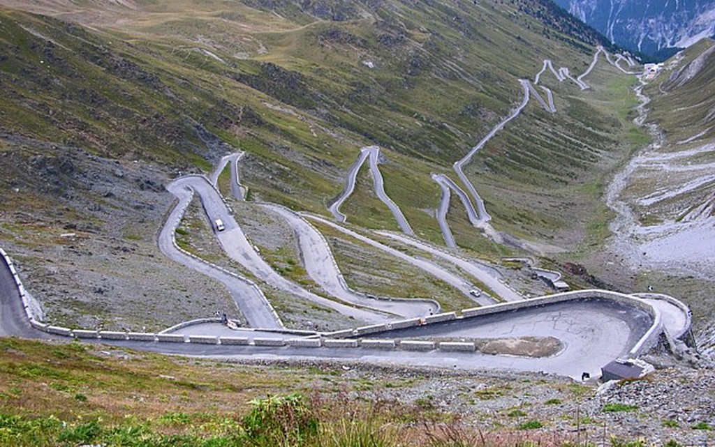 Name:  Passo_dello_stelvio.jpg
Views: 1976
Size:  231.4 KB