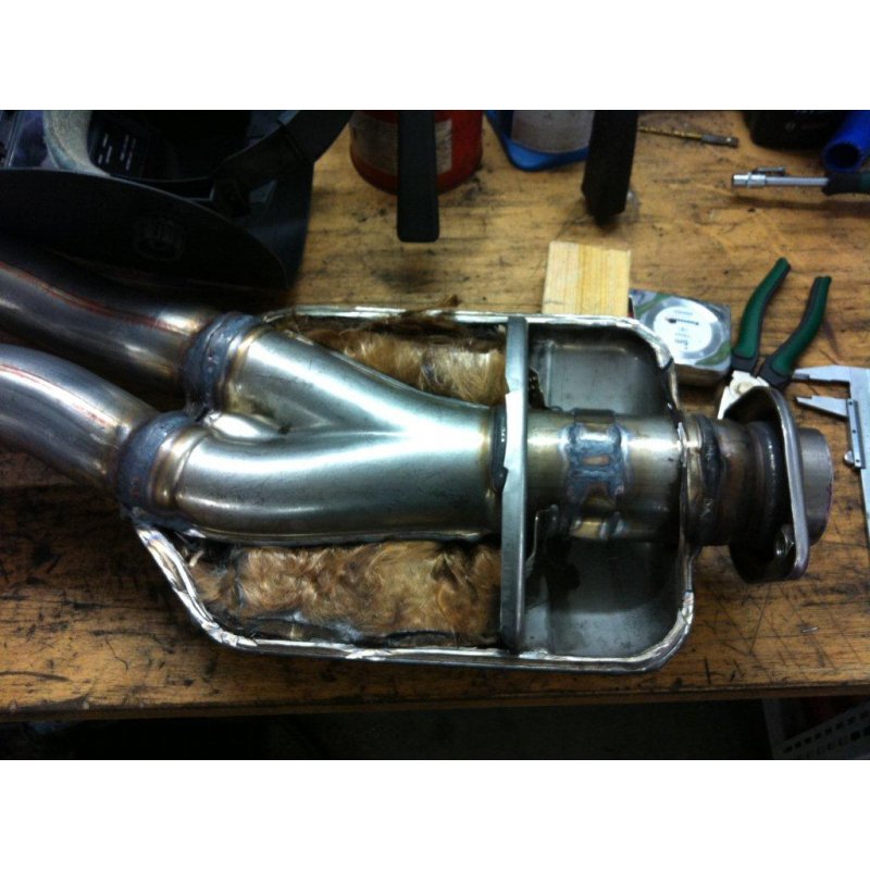 Name:  N54T mid pipe fake      Midpipe-Mittelschalldaempfer-Original-BMW-N55-N54-135i-1M-High-Flow-Vers.jpg
Views: 24925
Size:  93.2 KB