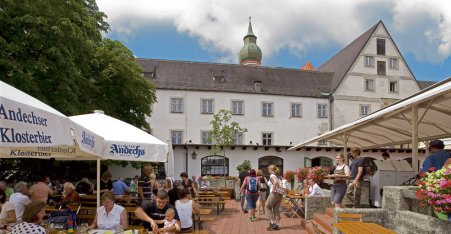 Name:  Kloster Andrechs  10_by_andechs_kloster_biergarten_roland_rossner_3_452x.jpg
Views: 14048
Size:  33.9 KB