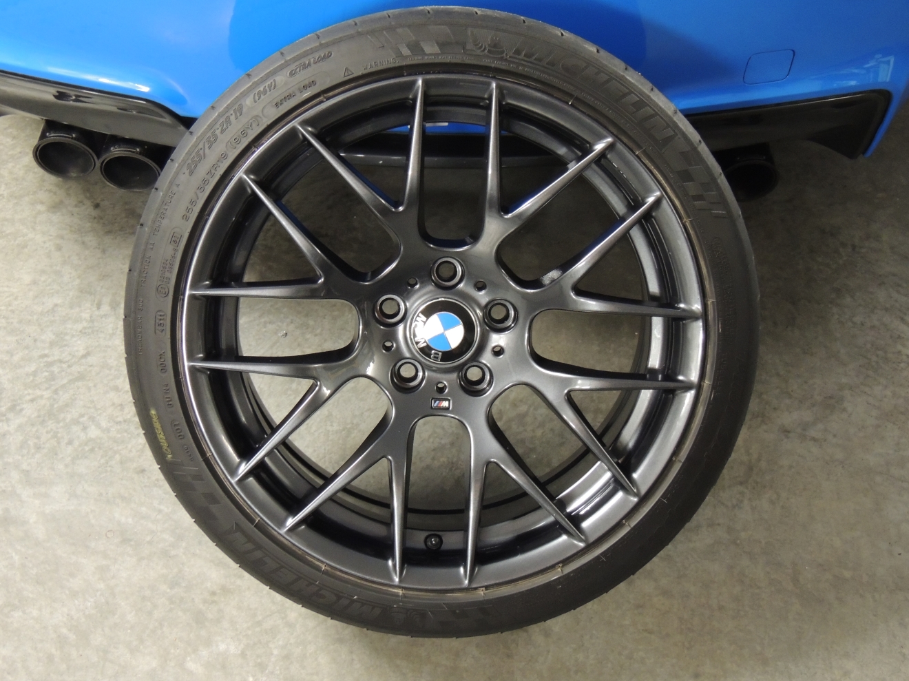 Name:  OEM rims anthracite rez.jpg
Views: 270
Size:  841.6 KB