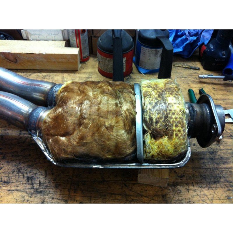 Name:  N54T mid pipe fake     Midpipe-Mittelschalldaempfer-Original-BMW-N55-N54-135i-1M-High-Flow-Versi.jpg
Views: 21422
Size:  123.1 KB