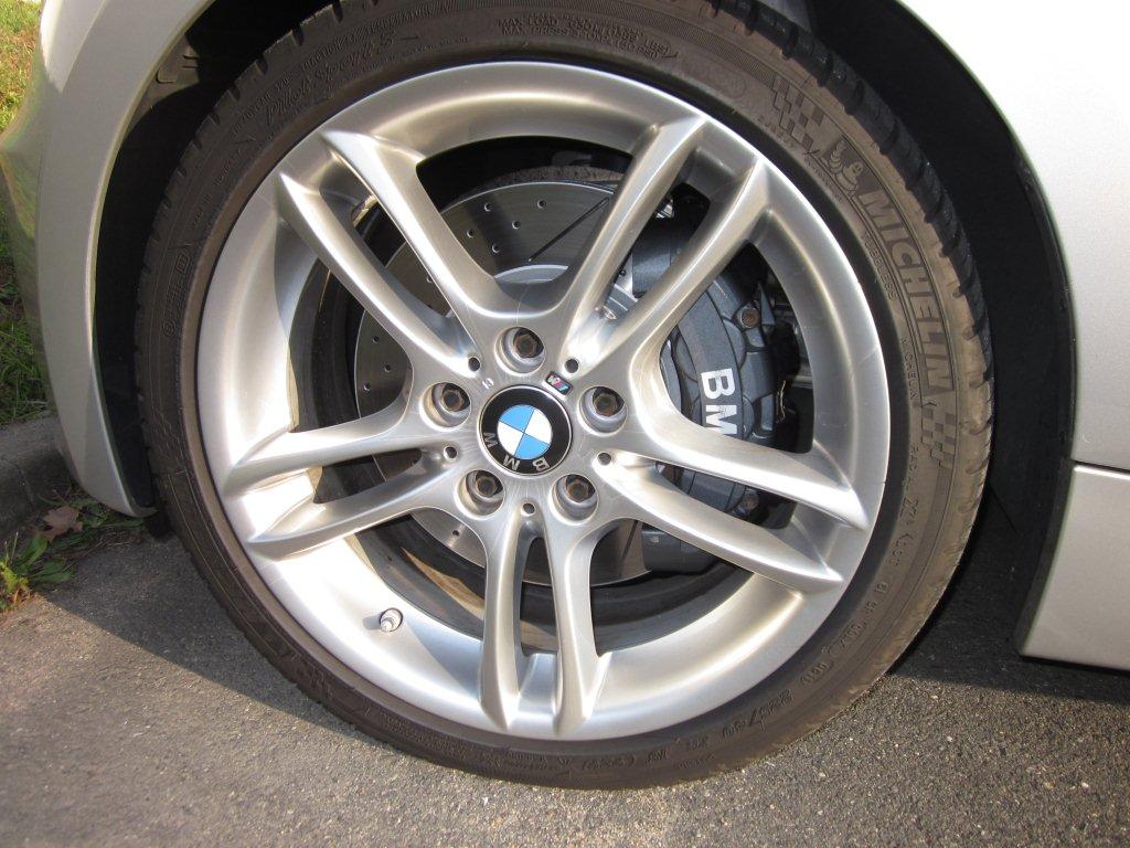 Name:  Perf Brake Rotors 135i   IMG_6675.jpg
Views: 734
Size:  131.4 KB