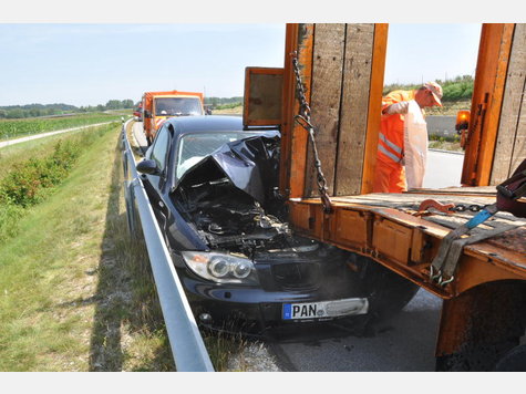 Name:  514421719-unfall-a94-lkw-heck_9.jpg
Views: 2707
Size:  46.5 KB