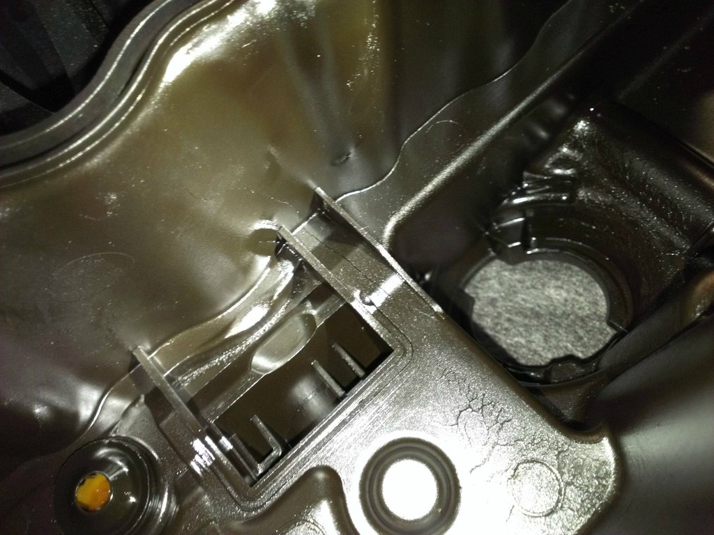 Name:  valve cover cracked and leaking oilI800tLah.jpg
Views: 952
Size:  144.2 KB