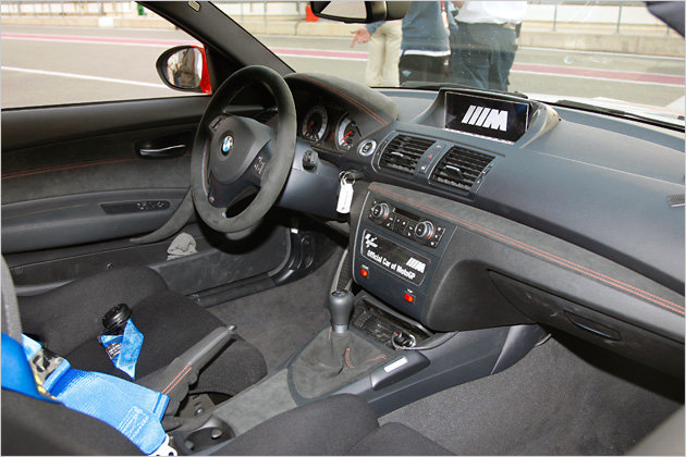 Name:  29430_bmw_1er_11_cp_m_safety-car_onlocation_9.jpg
Views: 48182
Size:  73.6 KB