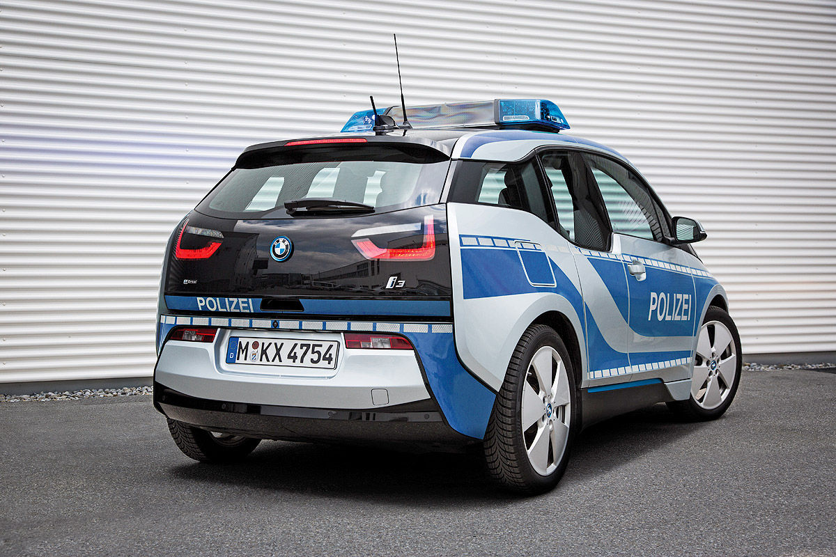 Name:  Polizei-Einsatz     Autos-im-Polizei-Einsatz-1200x800-1718b340161c5f17.jpg
Views: 831
Size:  237.9 KB