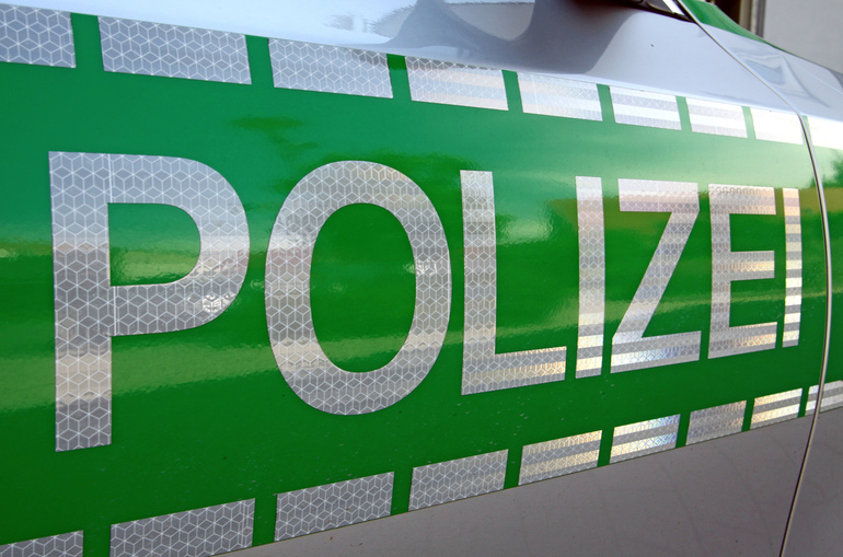 Name:  Polizei_jj.jpg
Views: 1095
Size:  203.5 KB