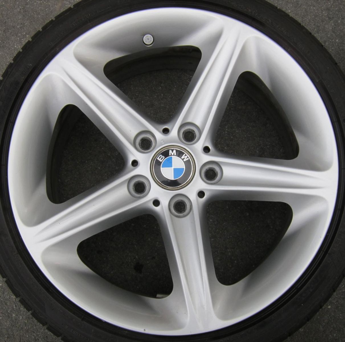 Name:  WHEEL bmw 135i standard wheel IMG_1843.jpg
Views: 2190
Size:  124.3 KB